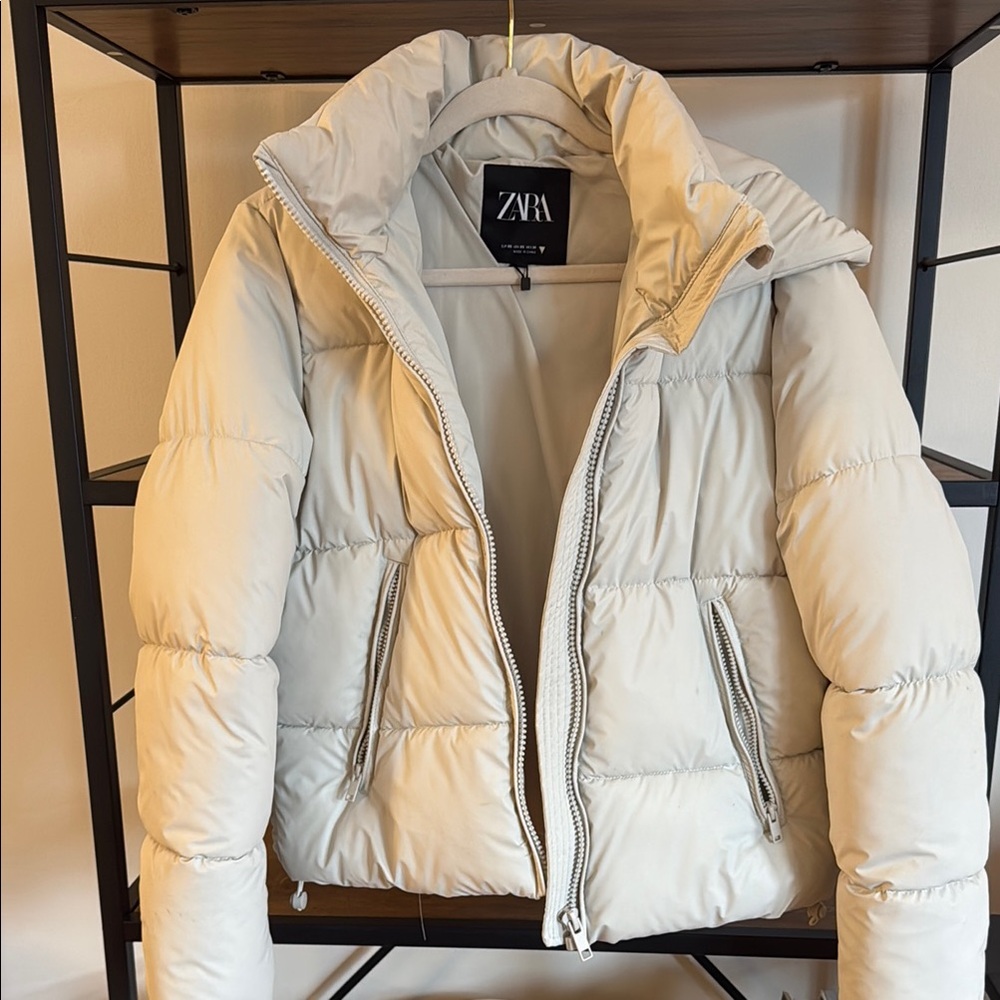 Zara Women's Cream Puffer Jacket